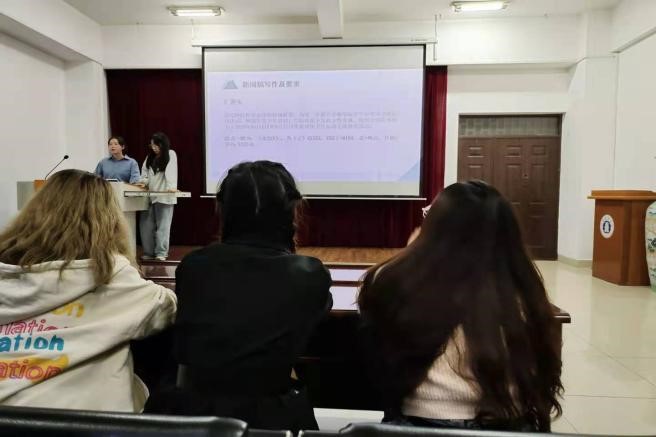 互聯(lián)網(wǎng)培訓(xùn)會新聞稿(互聯(lián)網(wǎng)+教育培訓(xùn)簡報)