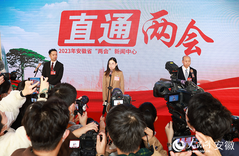 互聯網擁抱經濟新聞稿(互聯網帶動經濟發展作文)