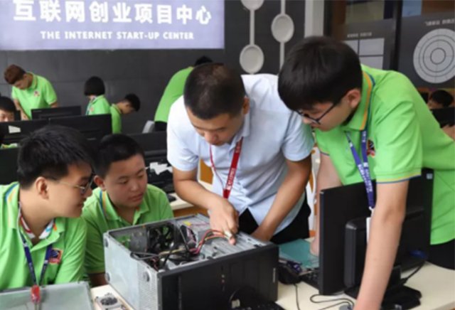 新聞互聯(lián)網(wǎng)教學(xué)(互聯(lián)網(wǎng)革命與新聞傳播學(xué)科重構(gòu)之反思)