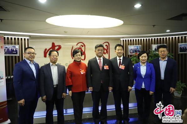 關于王龍?zhí)┲袊ヂ?lián)網新聞中心的信息